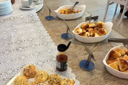 Seleção de salgados da Festa Batutão no Buffet Infantil Era Uma Vez